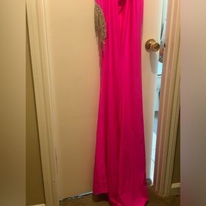 Spohia thomas. Size 6. Hot pink. Slit in the skirt. Open back.